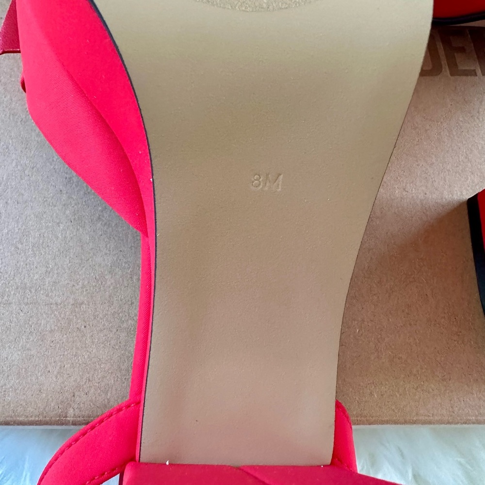 STEVE MADDEN | Aerin Vibrant Red Platform Block Heels - Picture 5 of 8